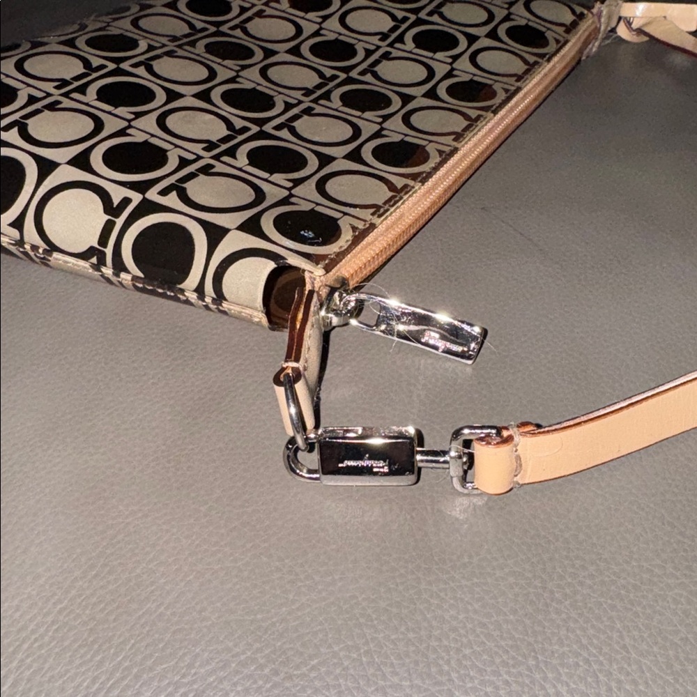 Salvatore Ferragamo Gancini transparent Pochette bag. AUTHENTIC 🤎⚡️flash sale! - Picture 4 of 11